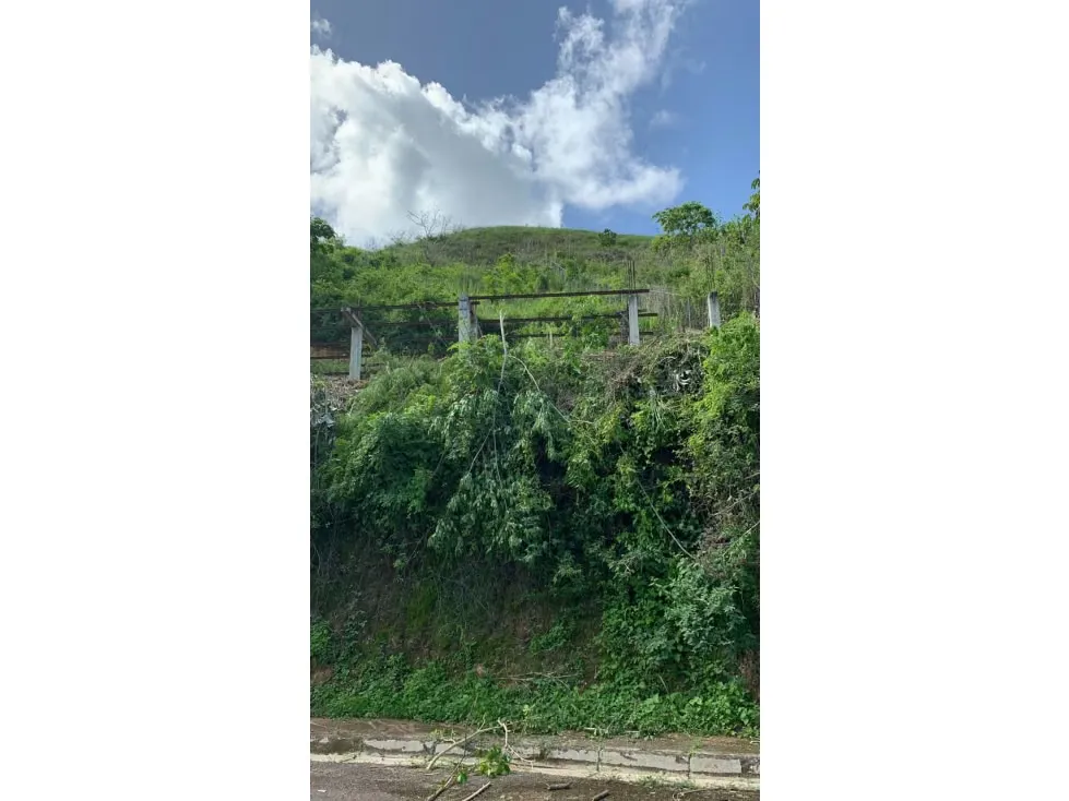 Se vende terreno de 1360mts Bosques de la Lagunita 2506 - 16