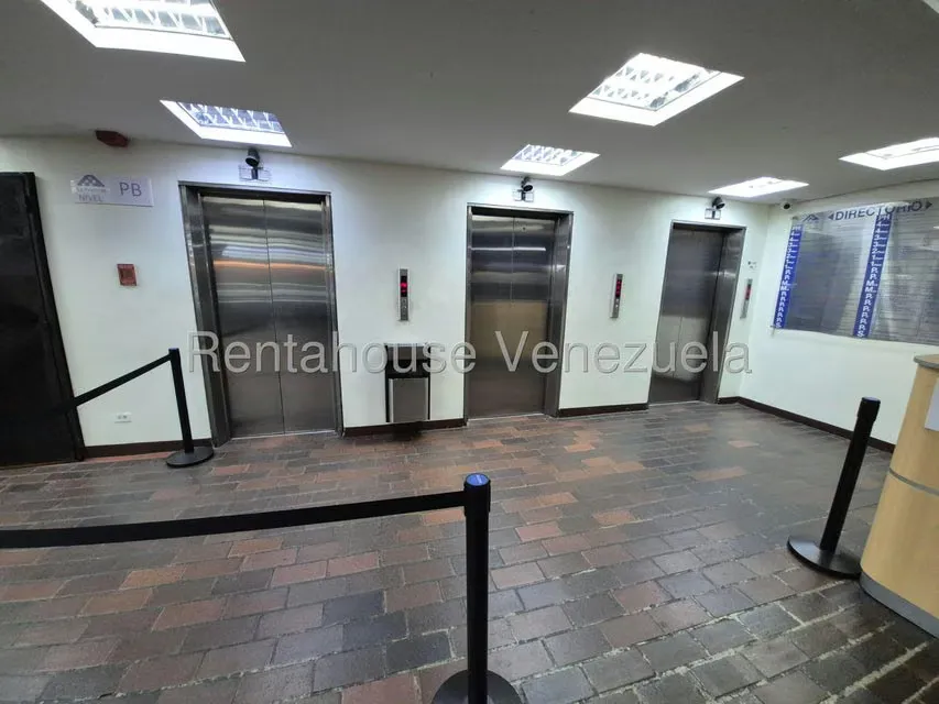 Oficina en Venta en Prados del Este, Distrito Metropolitano - 2