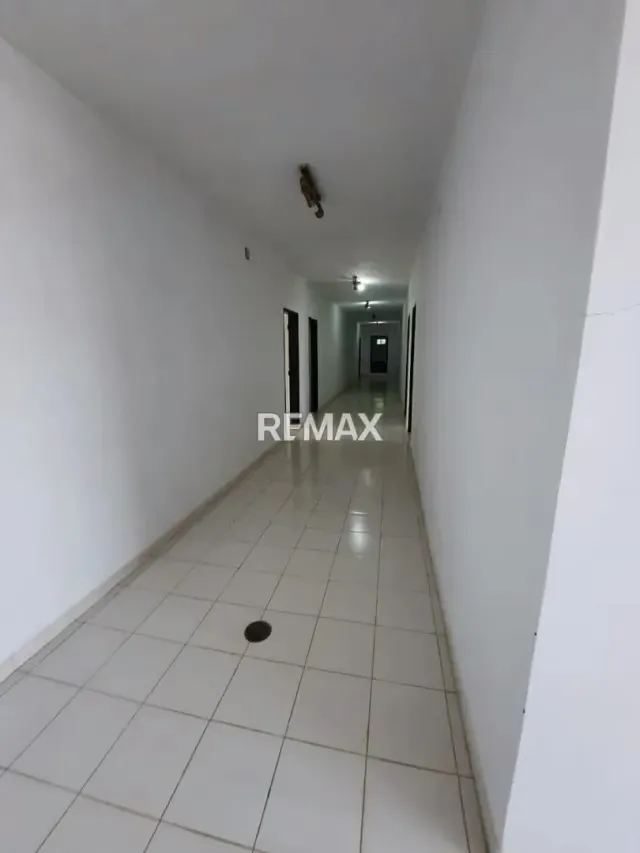Oficina Comercial en Alquiler, Urbanización Santa Irene. - 3