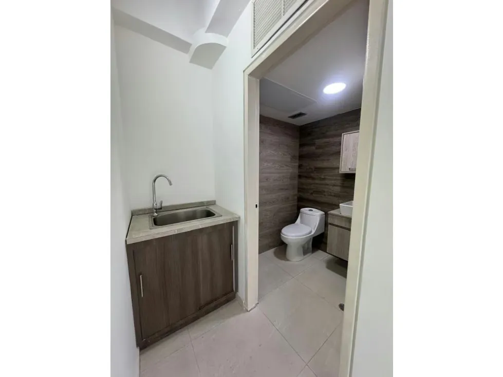 OFICINA - LAS MERCEDES - 56 Mts2 - 7