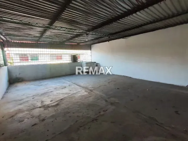 EN VENTA LOCAL COMERCIAL - 11