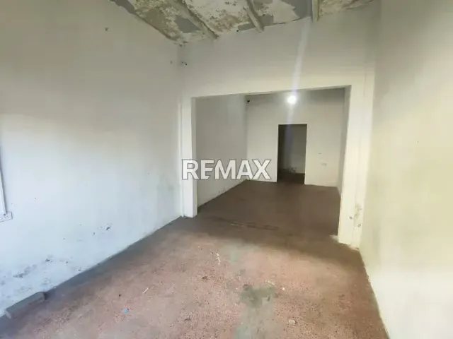 EN VENTA LOCAL COMERCIAL - 3