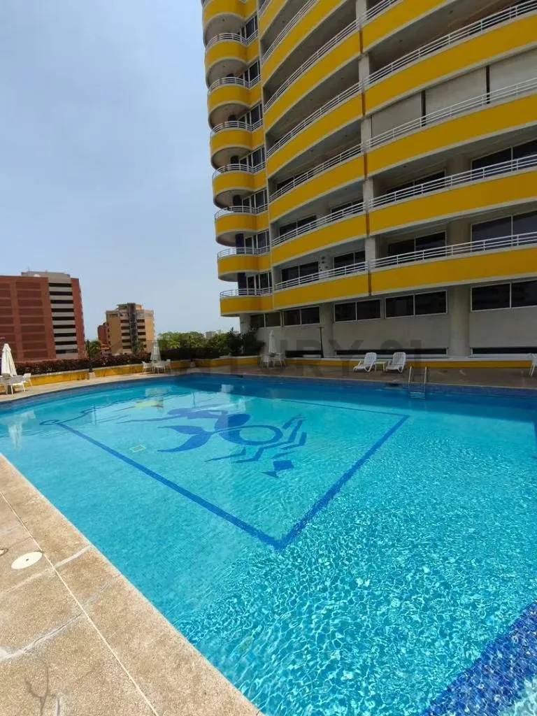 En Alquiler Apartamento en Lecheria, Conjunto Residencial Fontana Suites - 2