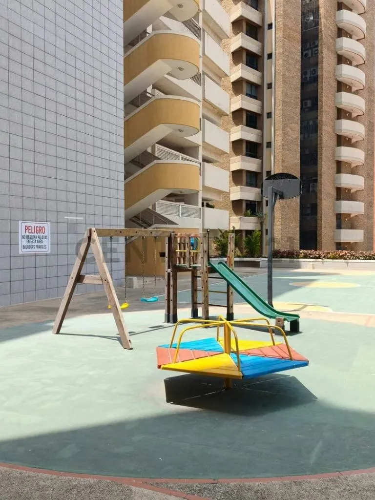 En Alquiler Apartamento en Lecheria, Conjunto Residencial Fontana Suites - 9