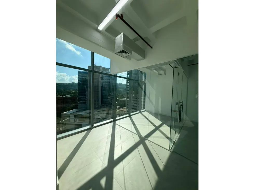 SE ALQUILA OFICINA EN LAS MERCEDES TORRE NEST - 2