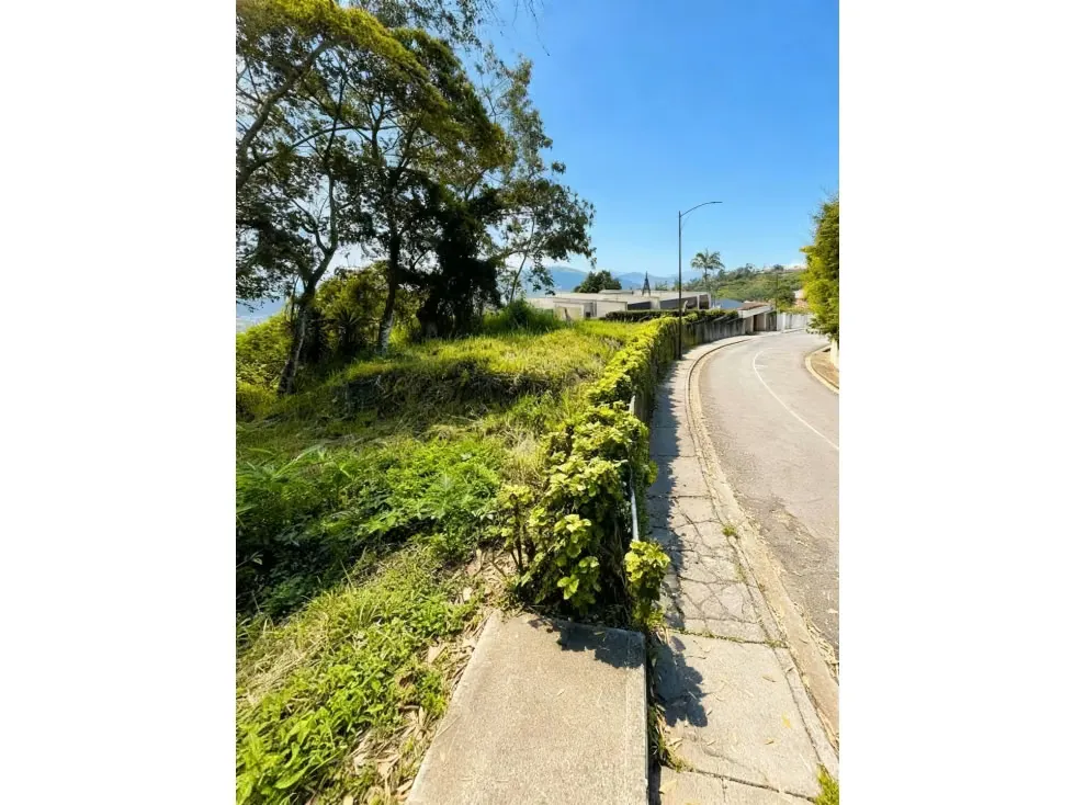 Se vende terreno en calle cerrada 3400m2 La Lagunita 5471 - 9