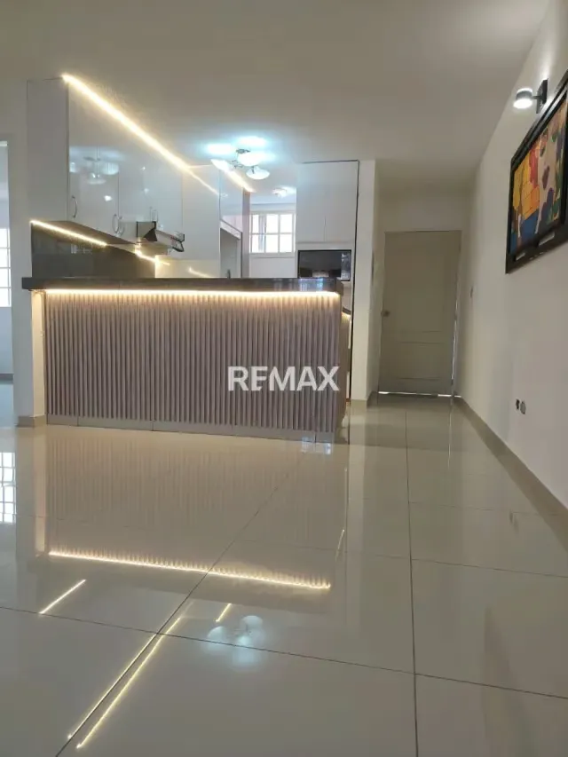 Excelente Apartamento a Estrenar en Alto Grande - 2