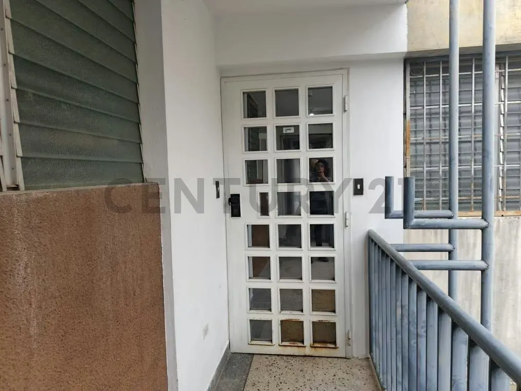 Apartamento en Venta en el Edificio Cristina Avenida Táchira - 3