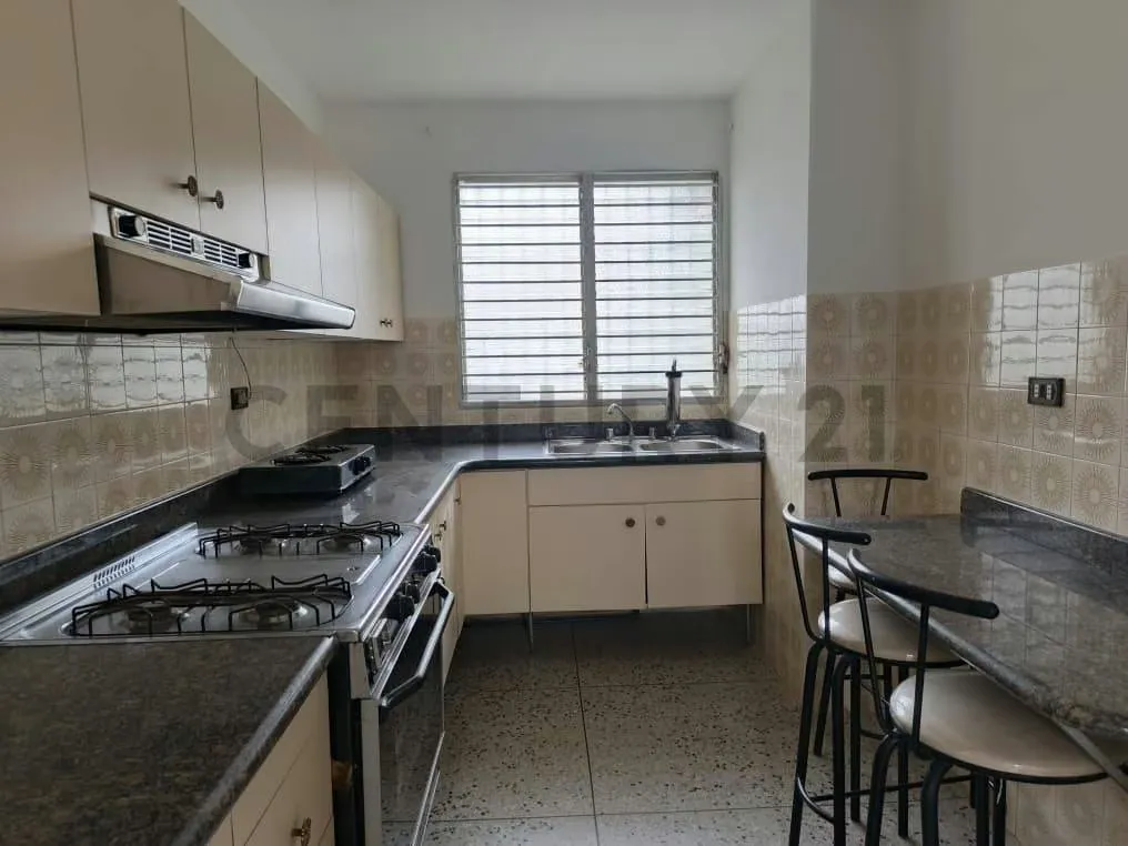 Apartamento en Venta en el Edificio Cristina Avenida Táchira - 6