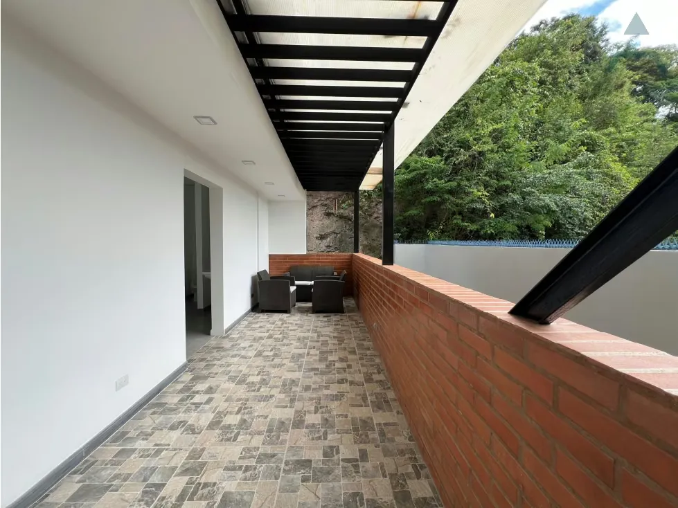 Se vende/alquila casa 1240m² 23h/17b/3e Colinas de Bello Monte - 25