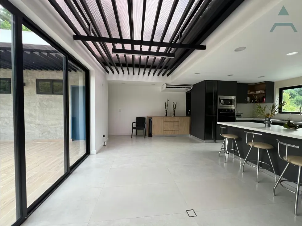 Se vende/alquila casa 1240m² 23h/17b/3e Colinas de Bello Monte - 3