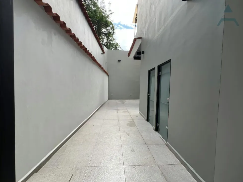 Se vende/alquila casa 1240m² 23h/17b/3e Colinas de Bello Monte - 35