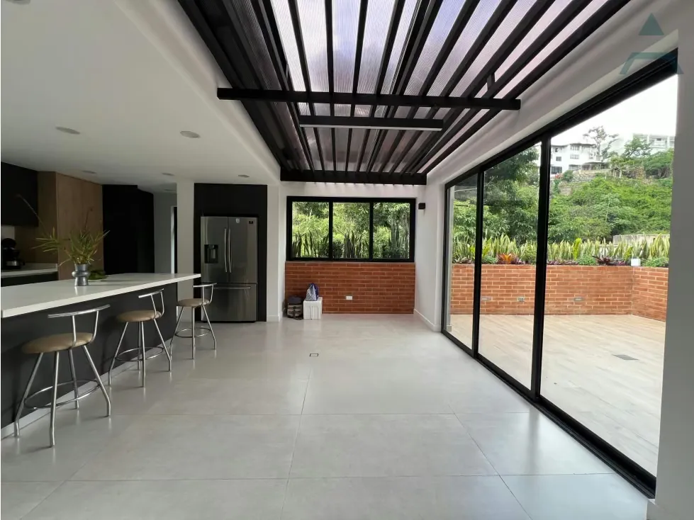 Se vende/alquila casa 1240m² 23h/17b/3e Colinas de Bello Monte - 4