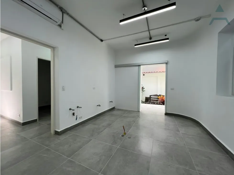 Se vende/alquila casa 1240m² 23h/17b/3e Colinas de Bello Monte - 41
