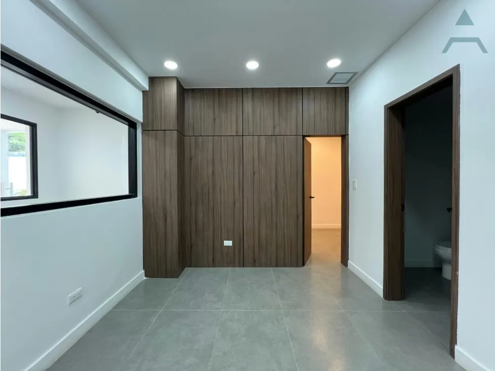 Se vende/alquila casa 1240m² 23h/17b/3e Colinas de Bello Monte - 46