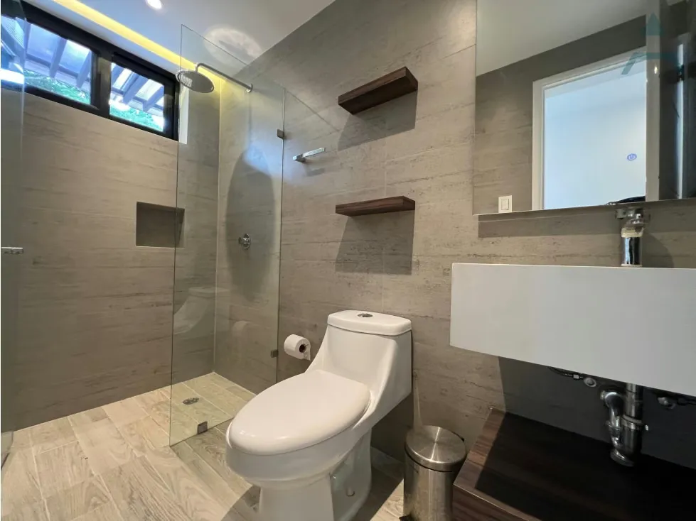 Se vende/alquila casa 1240m² 23h/17b/3e Colinas de Bello Monte - 53