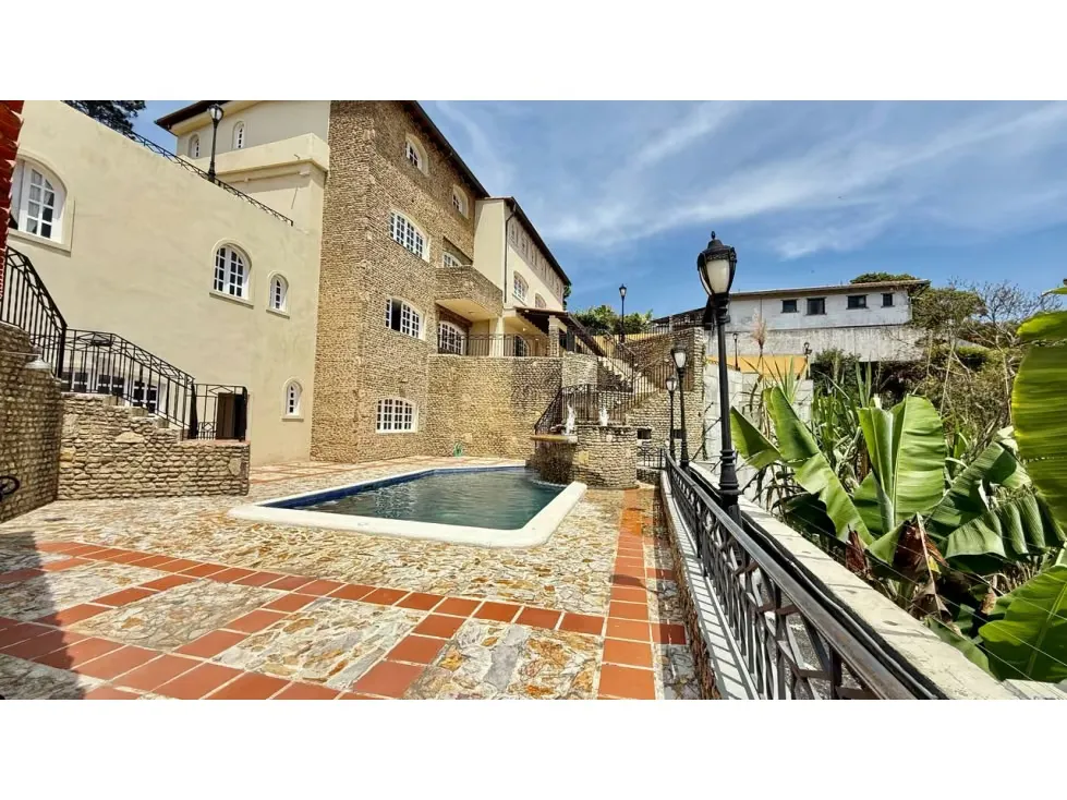 Se vende casa 2015m² 6h+2s/11b+1s/9e Alto Hatillo - 2