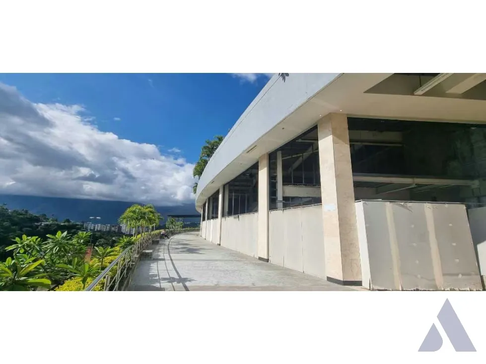 Vendo local comercial gastronomico 137m2 C.C. Parque Cerro Verde 0148