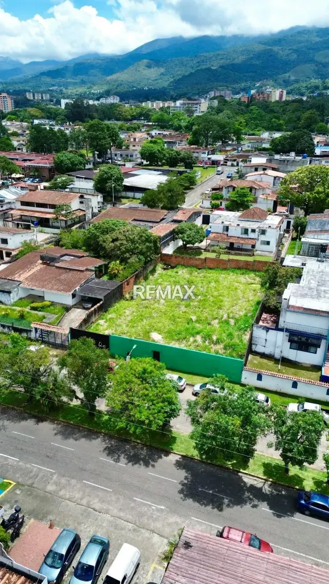 Venta de Terreno - en la Urb. Mérida - 11