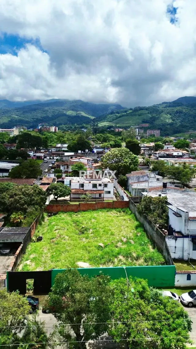 Venta de Terreno - en la Urb. Mérida - 8