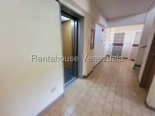 Apartamento (1 Nivel) en Alquiler en La Trinidad, Distrito Metropolitano - 20