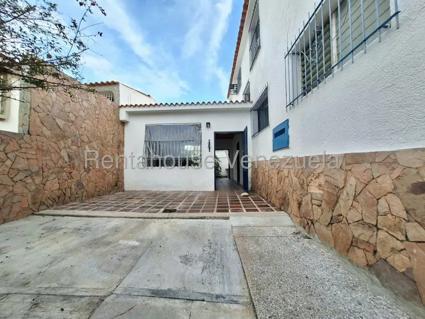 Casa (Duplex) en Venta en El Parral, Carabobo - 2