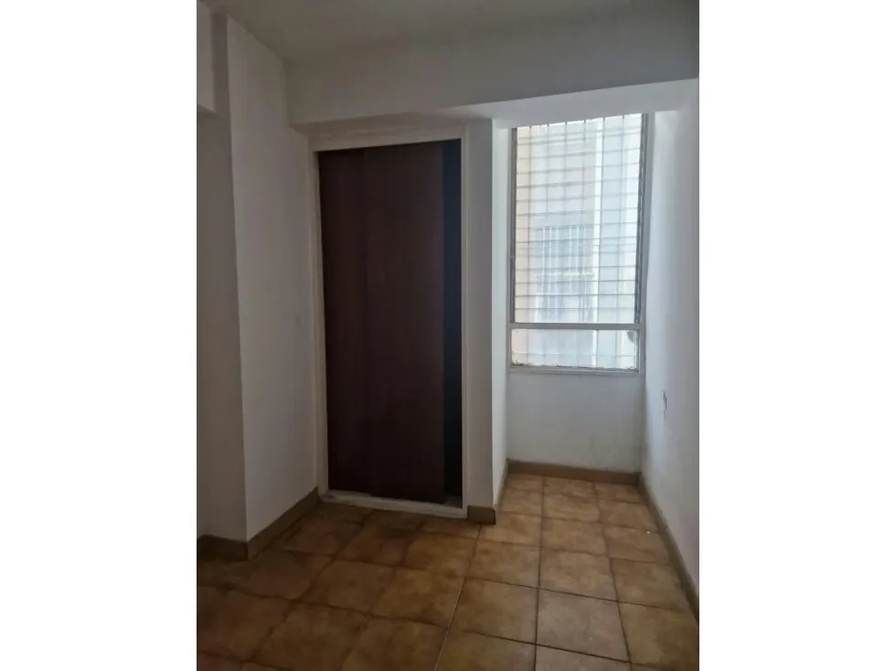 Se vende apartamento 100m2 La Urbina 4811 - 5