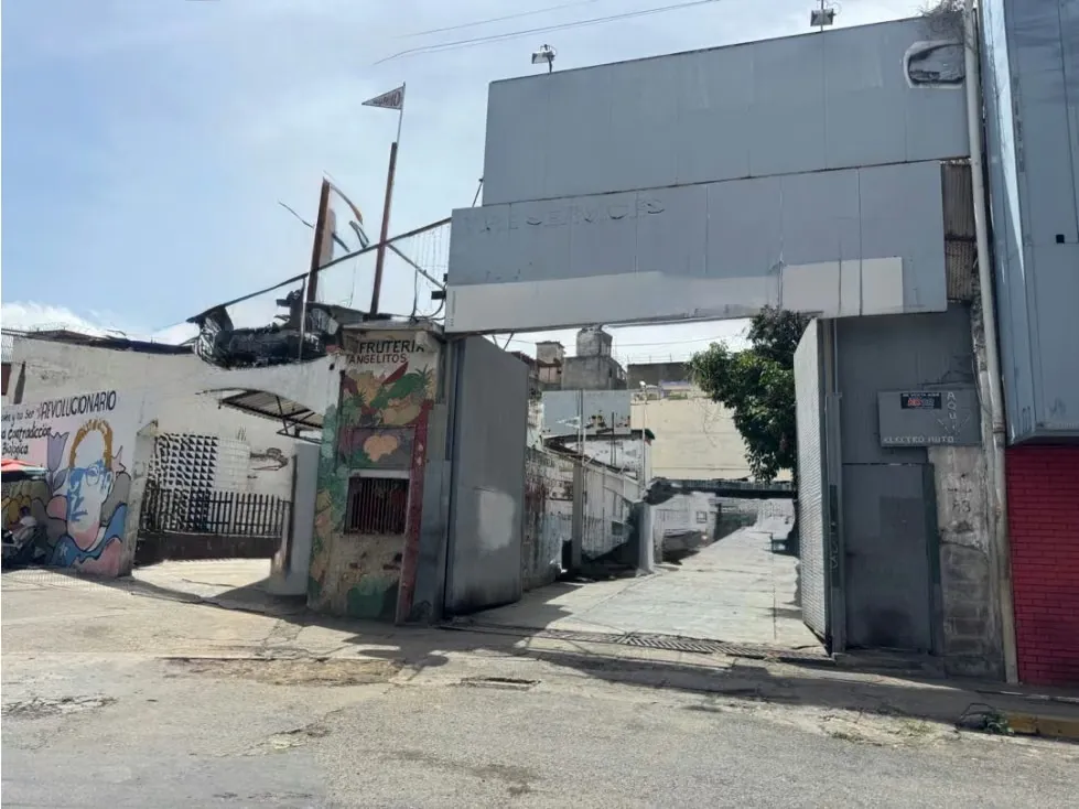 Se vende local comercial 1375m2 Av. Principal de San Martín 9374 - 2