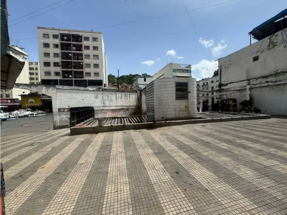 Se vende local comercial 1375m2 Av. Principal de San Martín 9374 - 5
