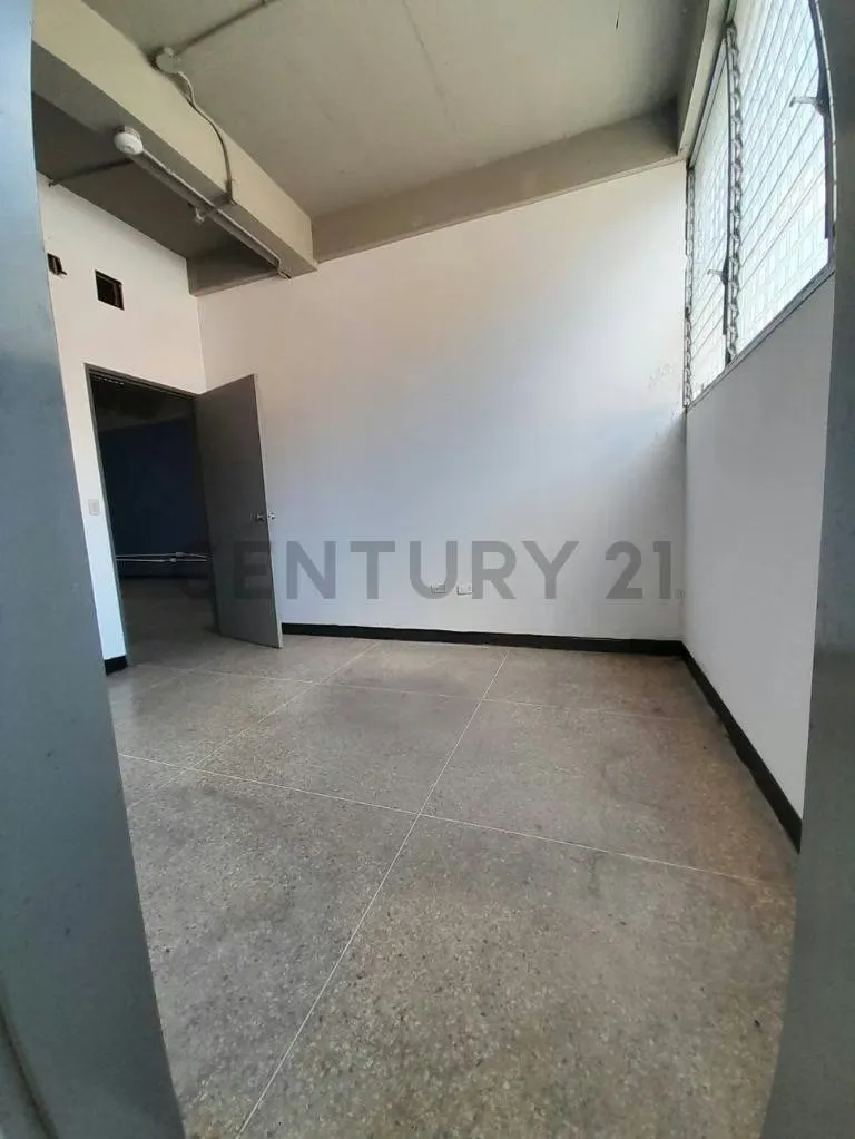 ALQUILER LOCAL PISO 1, EN LA TRINIDAD PARA DEPOSITO - 14