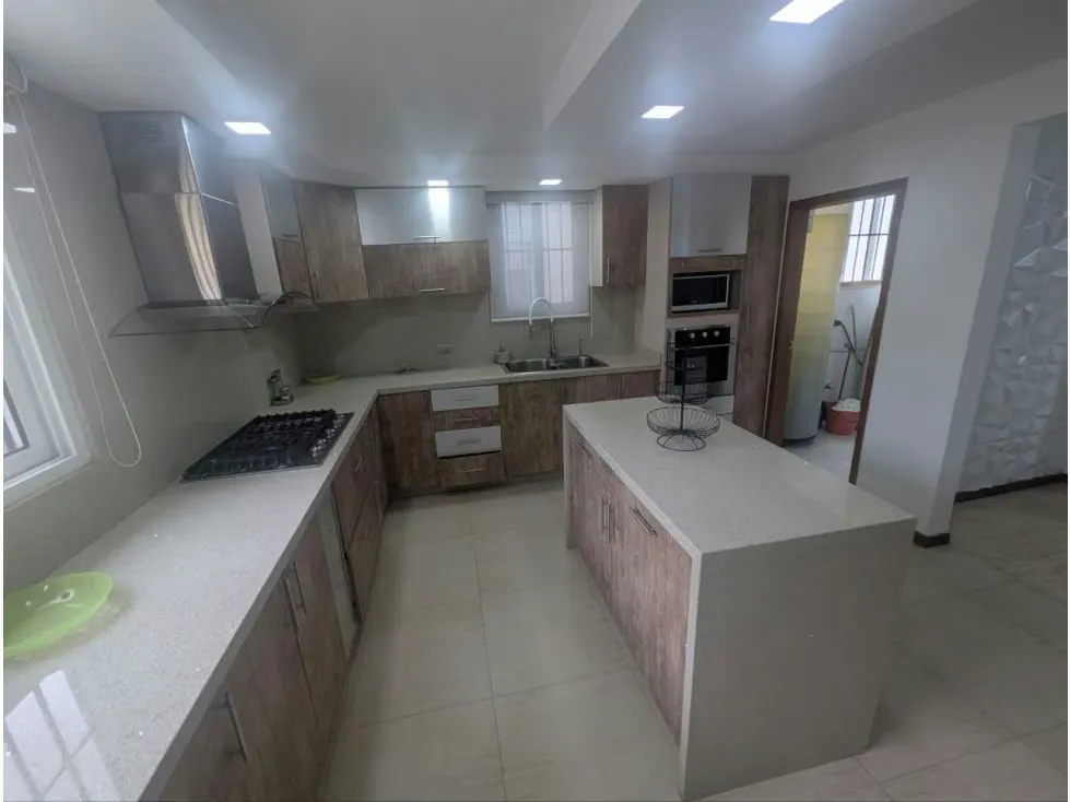 Se vende Apto PH 210m² 4h+s/3b+s/1p Cumbres de Curumo - 11