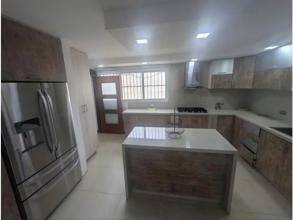 Se vende Apto PH 210m² 4h+s/3b+s/1p Cumbres de Curumo - 12