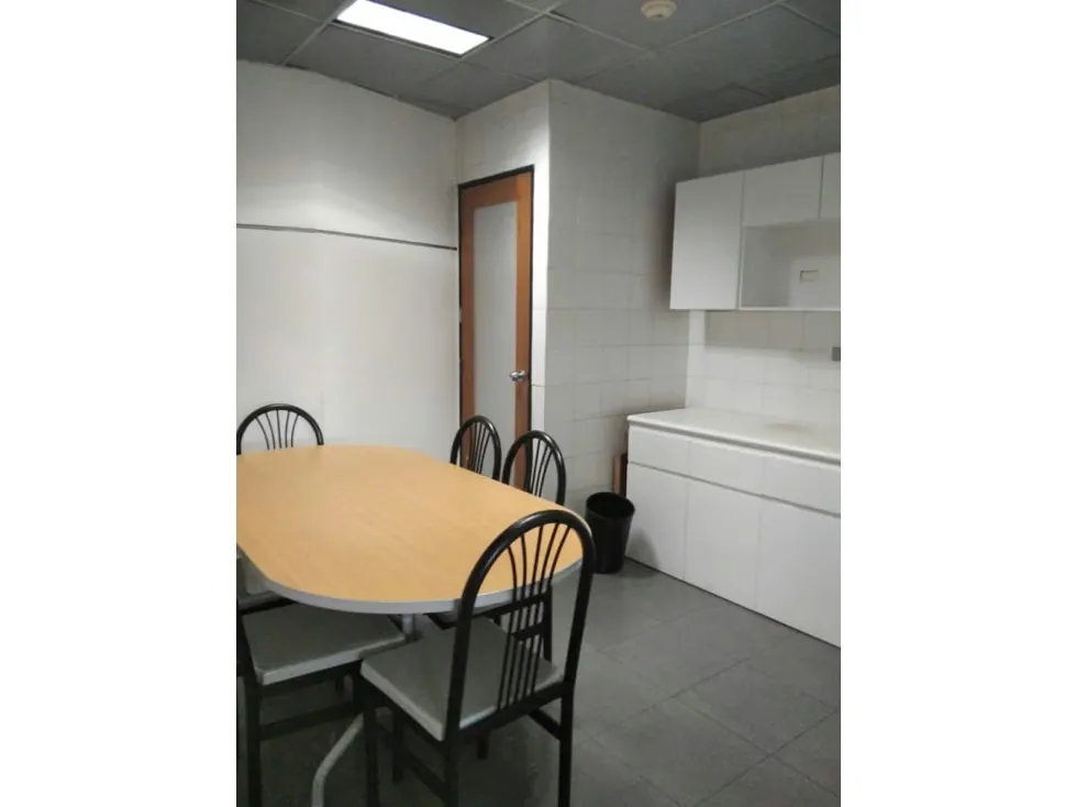 LOCAL EN VENTA DE 161 M2 EN PLAZA VENEZUELA (RR) - 15