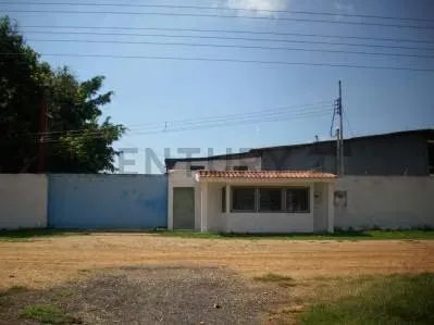 Venta de Terreno y Galpon Industrial en La Raiza Santa Teresa Charallave - 5