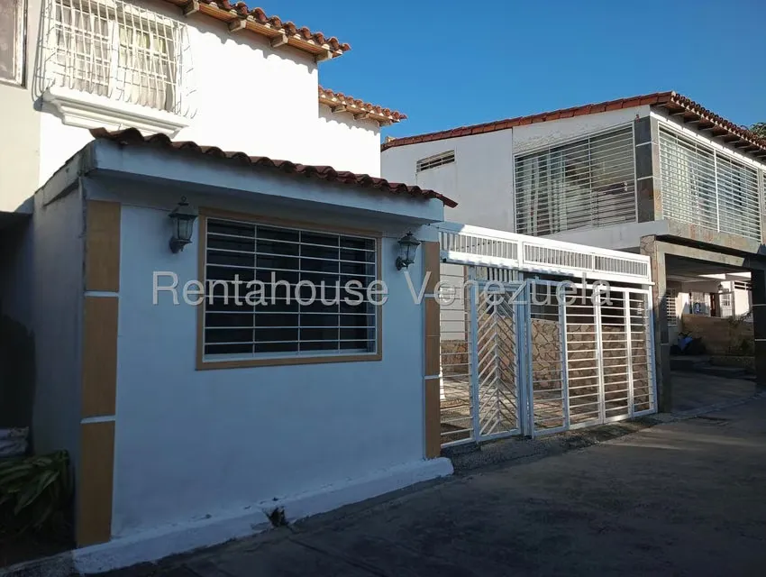 Casa (Contemporaneo) en Alquiler en Centro, Lara - 2