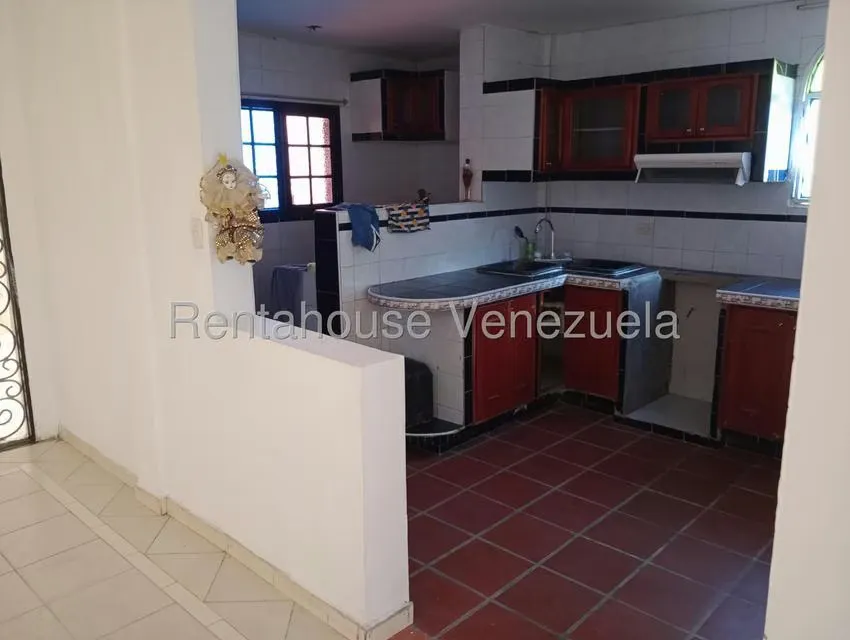 Casa (Contemporaneo) en Alquiler en Centro, Lara - 12