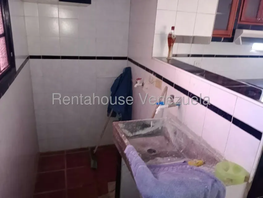 Casa (Contemporaneo) en Alquiler en Centro, Lara - 13