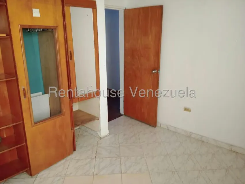 Casa (Contemporaneo) en Alquiler en Centro, Lara - 15