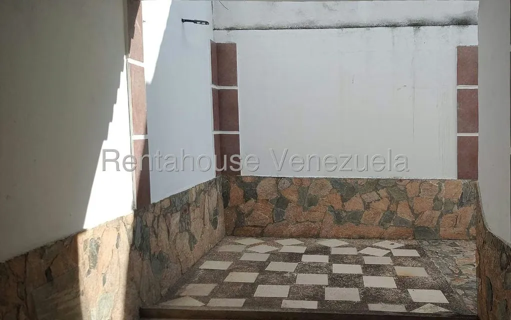 Casa (Contemporaneo) en Alquiler en Centro, Lara - 24