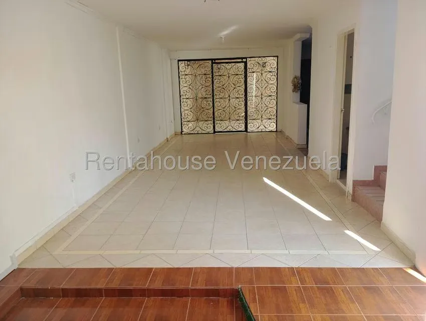 Casa (Contemporaneo) en Alquiler en Centro, Lara - 6