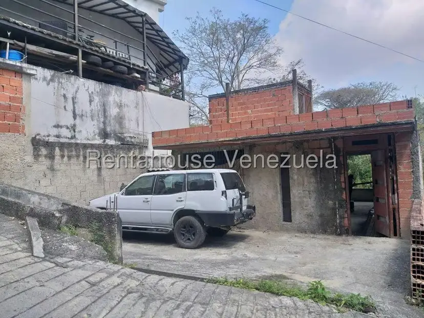 Casa (Multipes Niveles) en Venta en Lomas del Halcon, Distrito Metropolitano