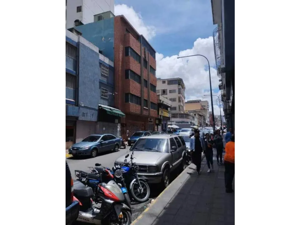 Se Vende Edificio 4 Pisos, 674 M2 en la Urbanización La Candelaria - 4