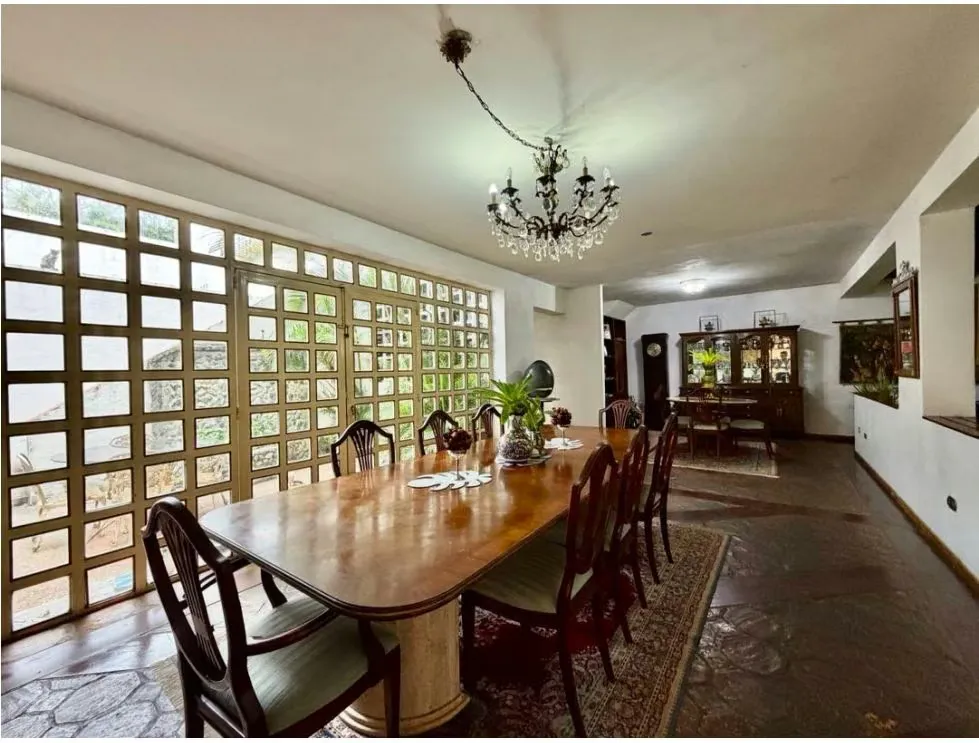 Se vende casa 1000m2 4h+2s/9b/8p La Lagunita - 2