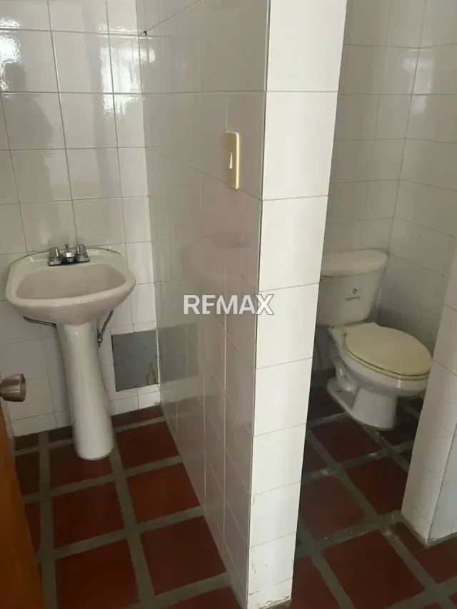 EN VENTA COMODO APARTAMENTO EN EL ESTE DE 140 MTS2 - 18