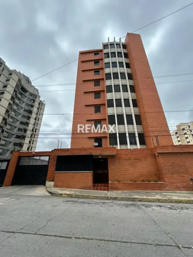 EN VENTA COMODO APARTAMENTO EN EL ESTE DE 140 MTS2 - 2