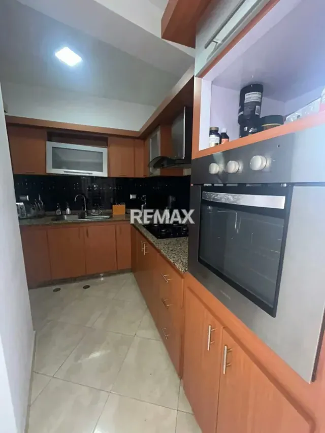 EN VENTA COMODO APARTAMENTO EN EL ESTE DE 140 MTS2 - 10