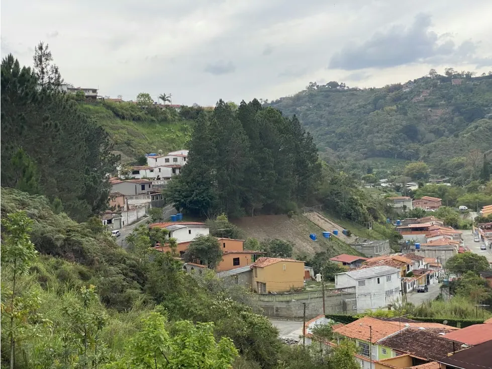 VENTA DE TERRENOS EN LOS TEQUES URB. VALLE ALTO DE 928 M2 - 6