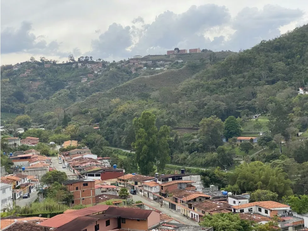 VENTA DE TERRENOS EN LOS TEQUES URB. VALLE ALTO DE 928 M2 - 8