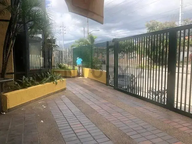 Local De 31.30 Mts2 En Venta En El Cc El Refugio. - 12