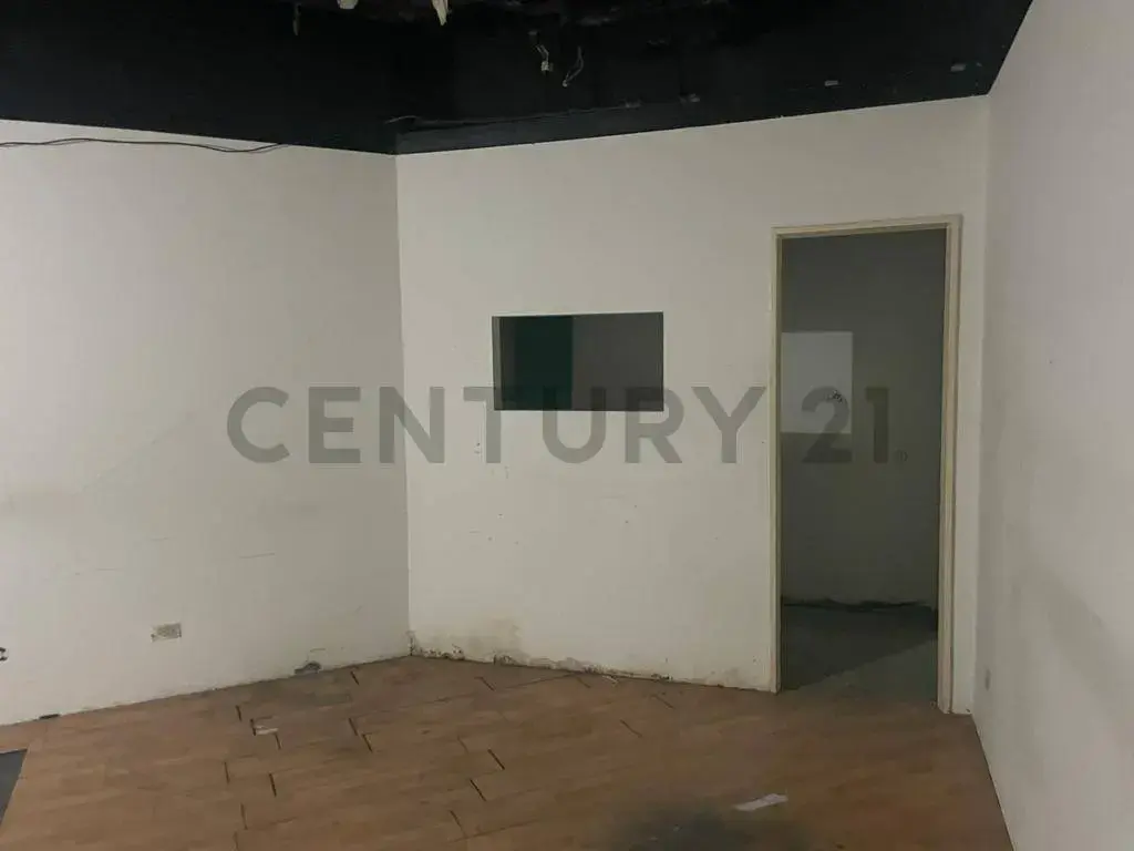 Local De 31.30 Mts2 En Venta En El Cc El Refugio. - 3